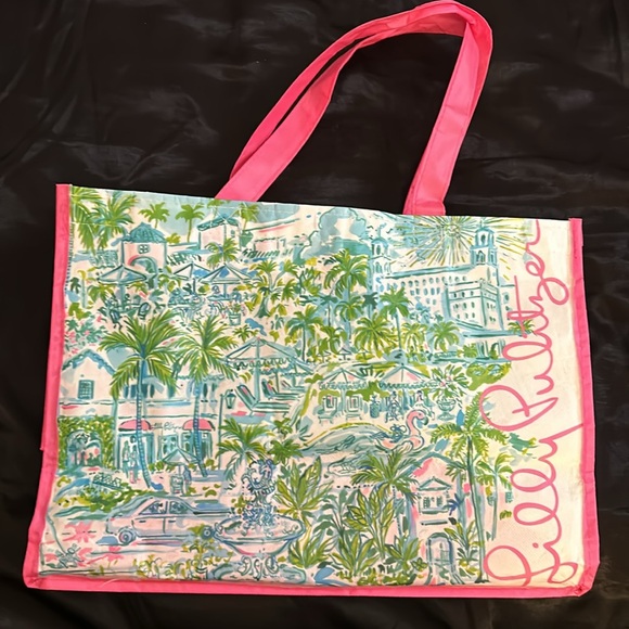 EUC 2 LILLY PULITZER TOTES & 1 LULULEMON TOTE plus a Bonus Lp Tote!! - Picture 3 of 12